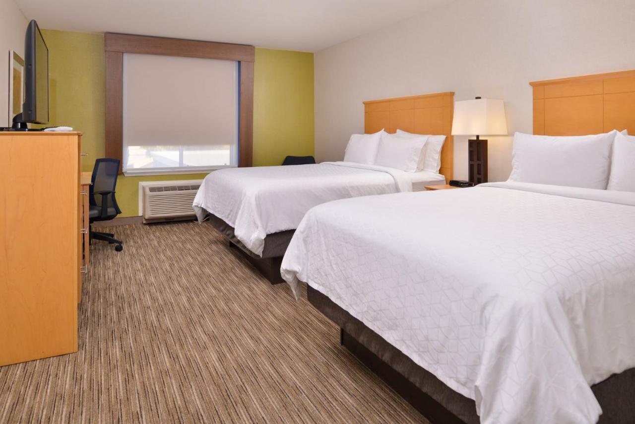 Holiday Inn Express Stockton Southeast By Ihg Buitenkant foto