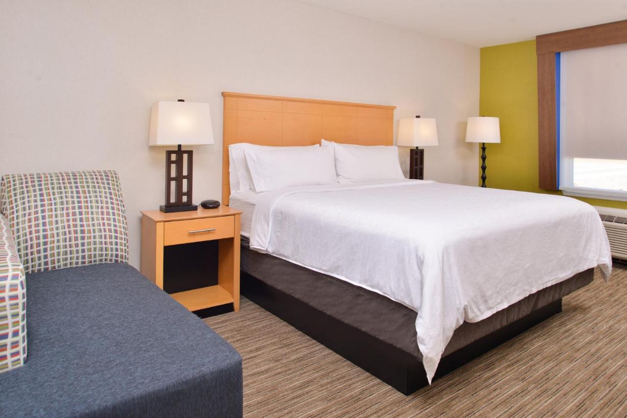 Holiday Inn Express Stockton Southeast By Ihg Buitenkant foto