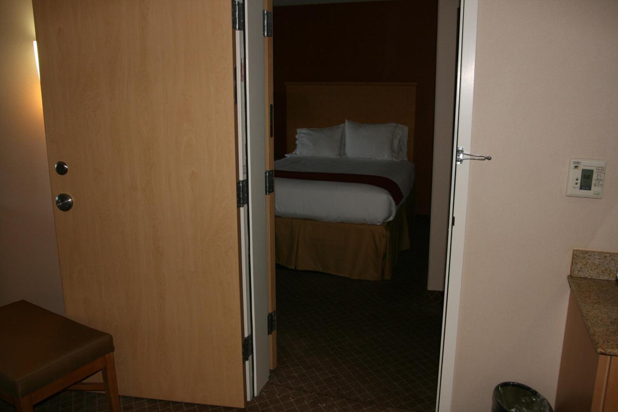Holiday Inn Express Stockton Southeast By Ihg Buitenkant foto